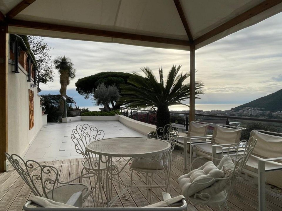 Se vende villa in zona tranquila Borghetto Santo Spirito Liguria foto 1